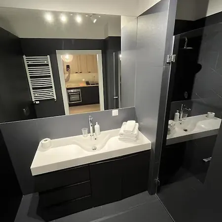 Before Making A Request, Read My Host Profile At Bottom Of Page # Central, Quiet, Modern Apartment With Great View * Poznan
