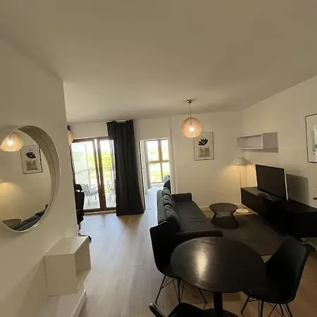 Apartment Before Making A Request, Read My Host Profile At Bottom Of Page # Central, Quiet, Modern Apartment With Great View *